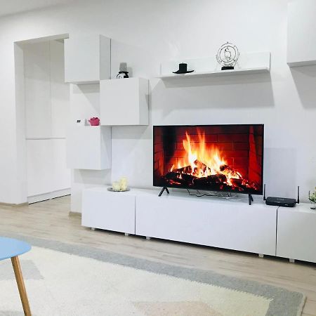 Comfy Apartment - Free Private Parking,Ac,Wi-Fi Карей Экстерьер фото